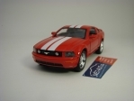  Ford Mustang GT 2006 Red 12 cm Pull back 1:38 Kinsmart 